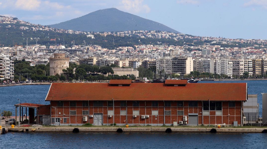 Οβίδα του Β' ΠΠ βρέθηκε στον 6ο προβλήτα στη Θεσσαλονίκη κατά τη διάρκεια έργων - Το Λιμεναρχείο ενημέρωσε τις αρμόδιες αρχές για την εξουδετέρωσή της