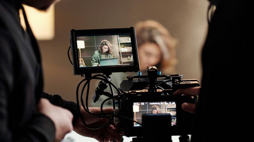 Το ΕΚΚΟΜΕΔ προεγκρίνει χρηματοδότηση 565.000€ για 7 διεθνή κινηματογραφικά σχέδια, ενισχύοντας την εξωστρέφεια της ελληνικής παραγωγής