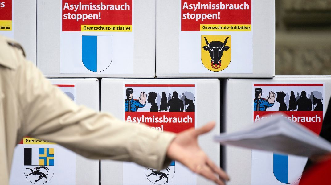 Ελβετία: Δημοψήφισμα για αποτροπή αύξησης πληθυσμού πάνω από 10 εκατομμύρια - Η ακροδεξιά πρωτοβουλία του Λαϊκού Κόμματος θα κριθεί στις κάλπες τον Ιούνιο