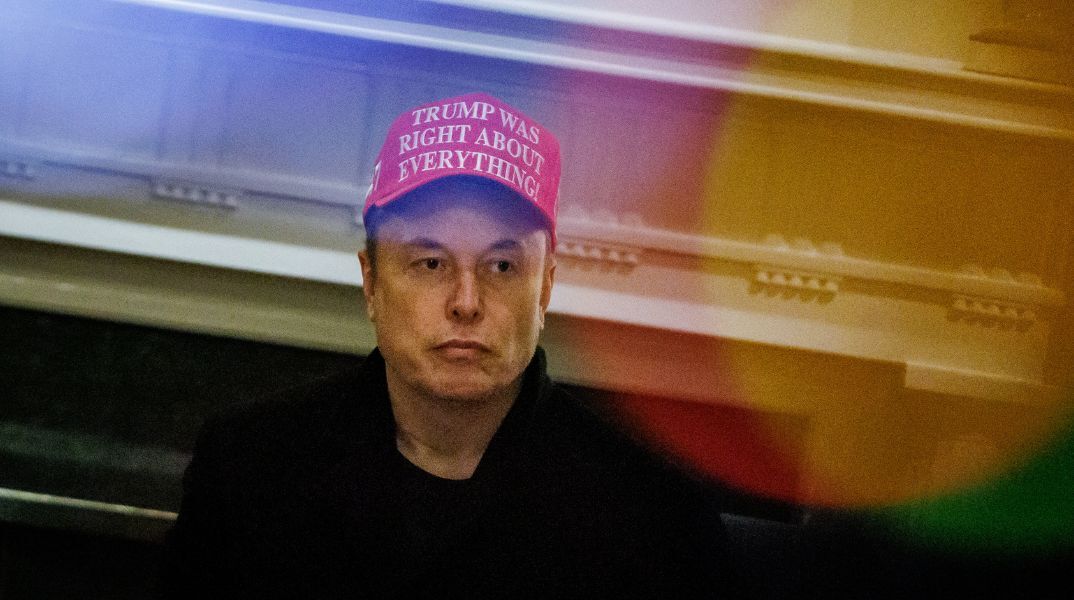 Έρευνα δείχνει ότι ο Έλον Μασκ προώθησε λευκή υπεροχή και θεωρίες συνωμοσίας για τη «γενοκτονία των λευκών» σχεδόν καθημερινά κατά τη διάρκεια του Ιανουαρίου.