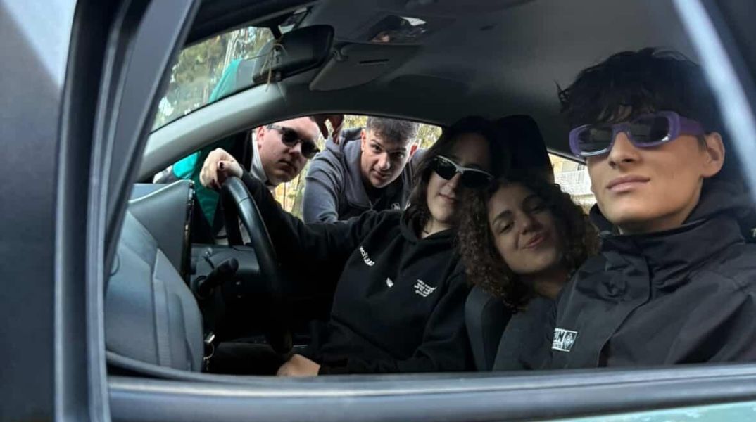 «Γυαλιά Καρφιά» αυτές τις Απόκριες: Το νεανικό live που αναμένεται να τα σπάσει όλα