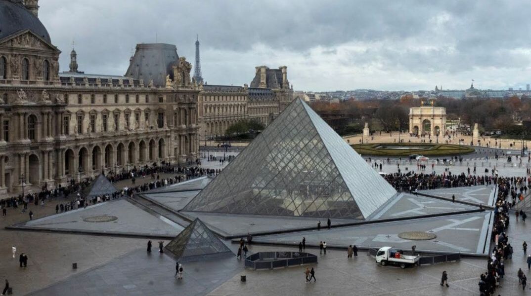 Πλημμύρα στο μουσείο του Λούβρου