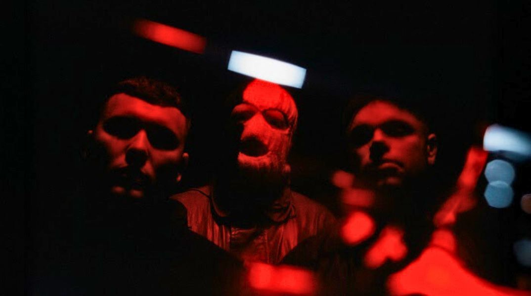 Οι Kneecap το καλοκαίρι στην Ελλάδα και στο Rockwave Festival