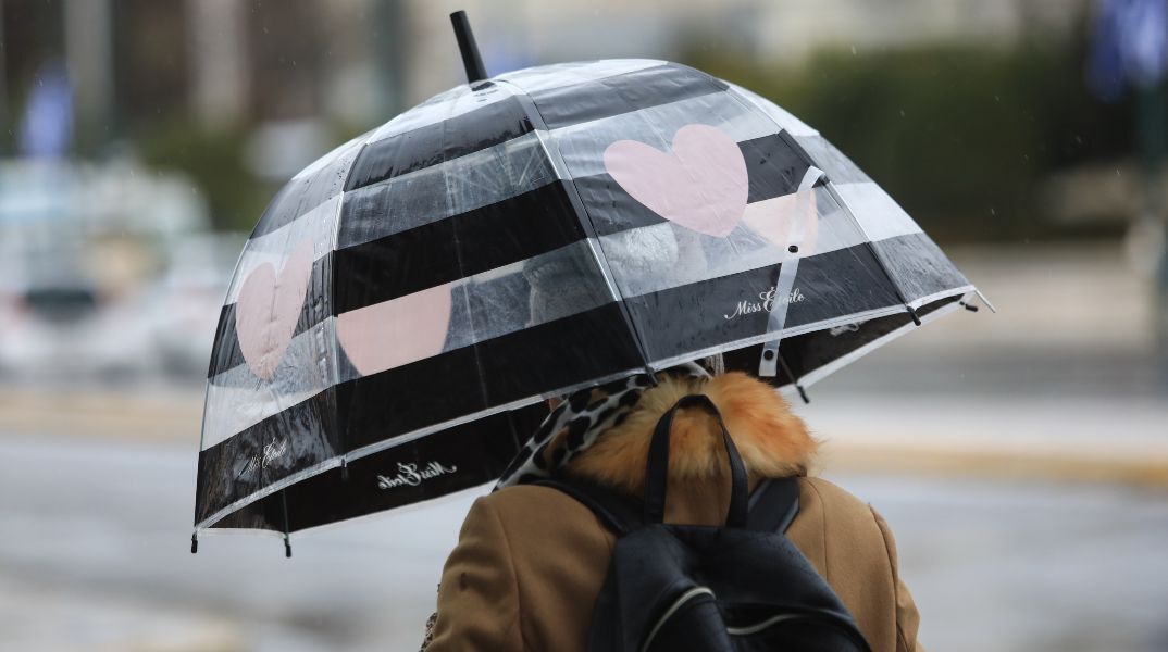 Ο καιρός σήμερα, 14 Φεβρουαρίου 2026: Άνοδος θερμοκρασίας, βροχές και καταιγίδες στα βορειοδυτικά, ισχυροί άνεμοι και μεταφορά αφρικανικής σκόνης.