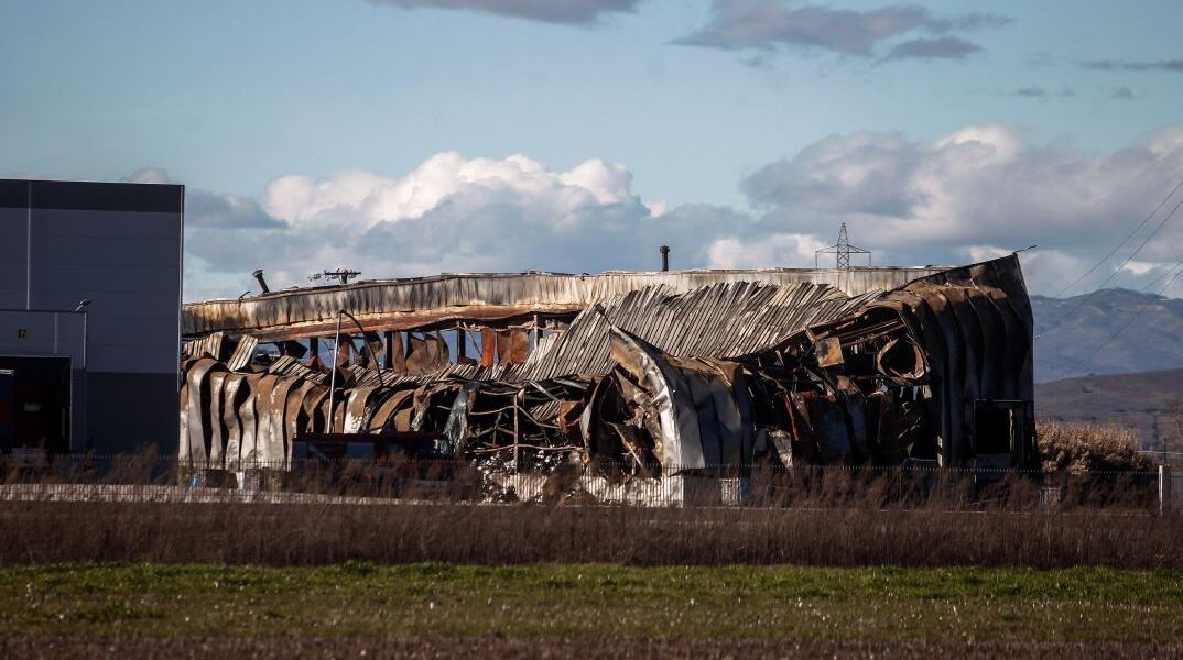 Το εργοστάσιο Βιολάντα, δεκαπέντε μέρες μετά τη φονική έκρηξη