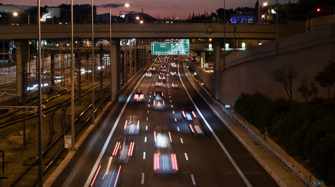 Αττική Οδός: Κλειστό το ρεύμα προς Αεροδρόμιο από Ελευσίνα έως Αιγάλεω μέχρι το πρωί της Δευτέρας