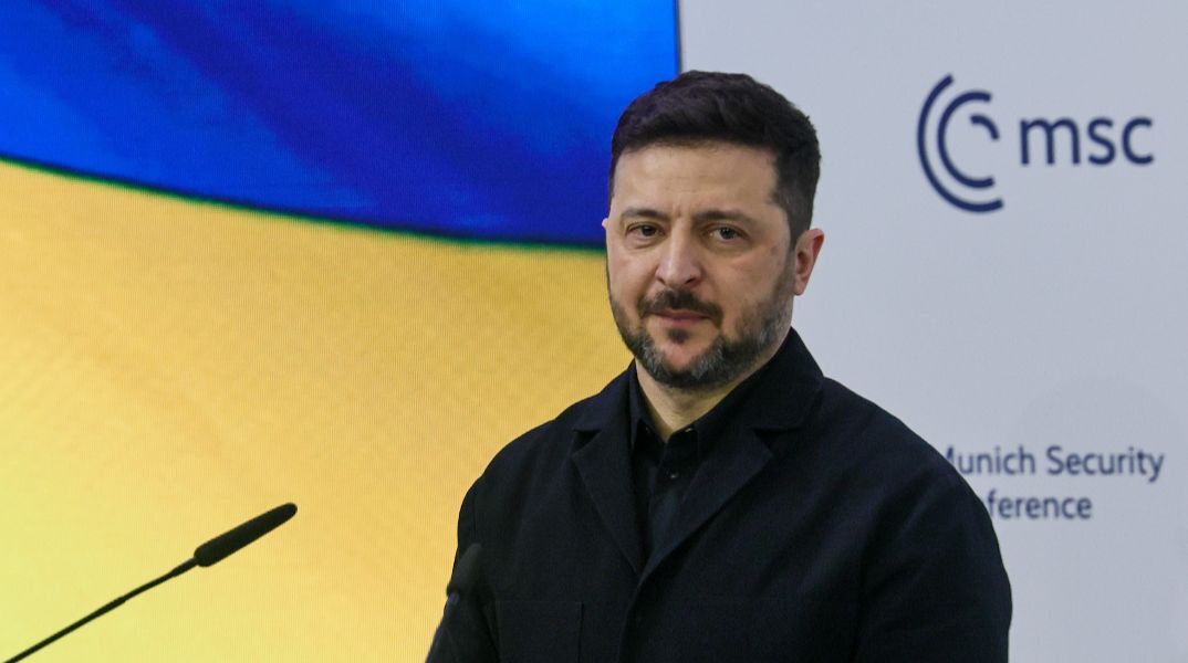 Ζελένσκι από Διάσκεψη Μονάχου: Δώστε μας δύο μήνες εκεχειρίας και θα πάμε σε εκλογές 