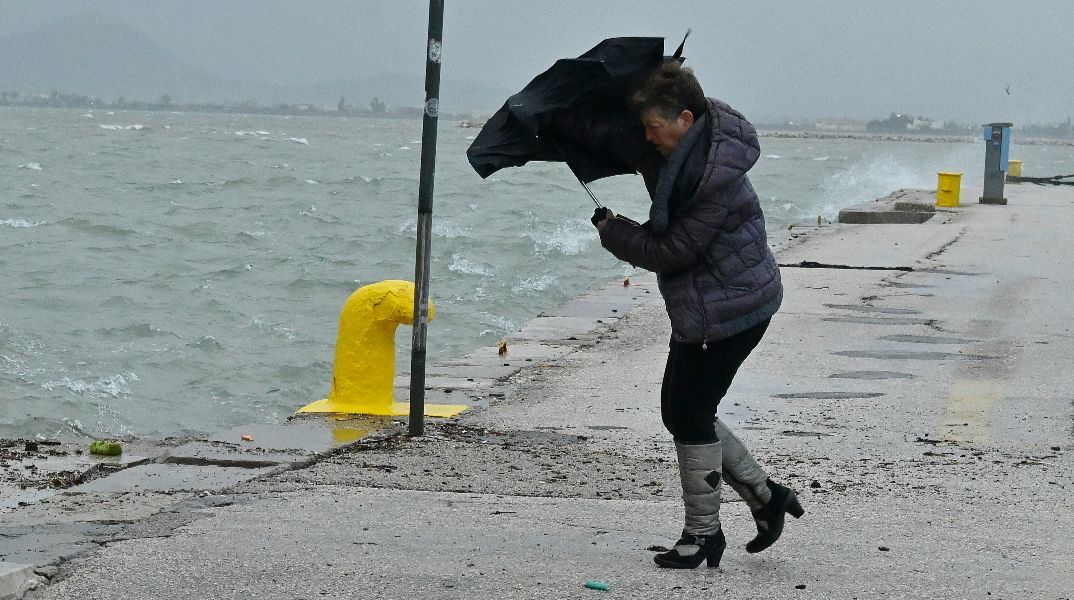 Μήνυμα του 112 στη Χίο λόγω της κακοκαιρίας: «Περιορίστε τις μετακινήσεις»