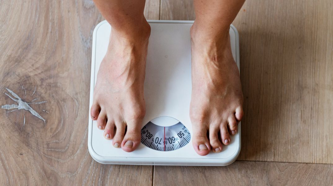 Νέα έρευνα δείχνει ότι η διαλειμματική νηστεία δεν είναι πιο αποτελεσματική από τις κλασικές δίαιτες για απώλεια βάρους - Περιορισμένα τα οφέλη