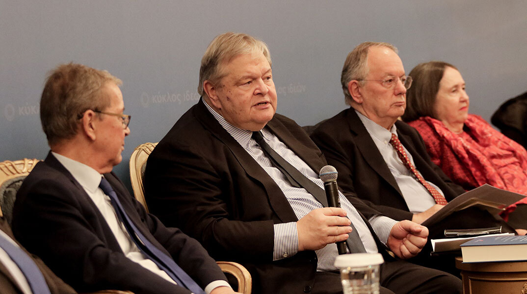 Από την εκδήλωση «Οι προϋποθέσεις της αναθεώρησης του Συντάγματος» που διοργάνωσε ο Κύκλος Ιδεών 