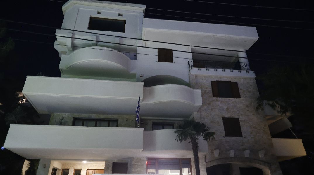 Βάρη: Πώς συνέβη η τραγωδία με δύο νεκρούς εργάτες από ηλεκτροπληξία - Συγκλονίζει περιγραφή αυτόπτη μάρτυρα