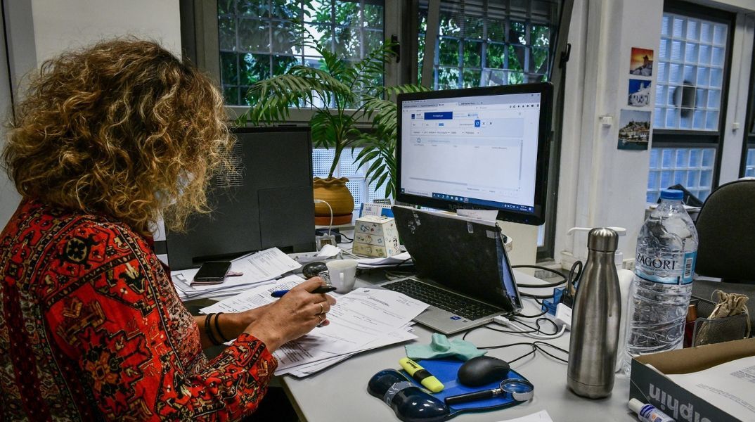 Η κυβέρνηση ενεργοποιεί νέα εργαλεία για την εκκαθάριση εκκρεμοτήτων σε εφάπαξ στο Δημόσιο και πληρωμές προς ιδιώτες - Πτώση ληξιπρόθεσμων χρεών τον Δεκέμβριο