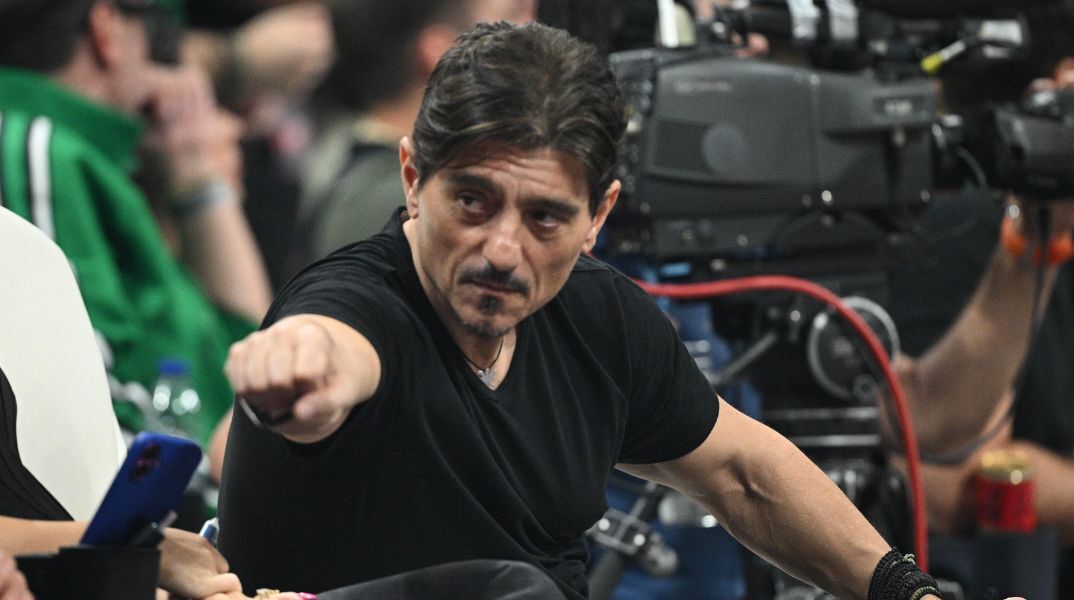 Δημήτρης Γιαννακόπουλος: Ο ιδιοκτήτης της ΚΑΕ Παναθηναϊκός δεν αρκείται στο κύπελλο Ελλάδας - Θέλει να τοποθετήσει στο τραπεζάκι στο Σούνιο δύο ακόμη κούπες