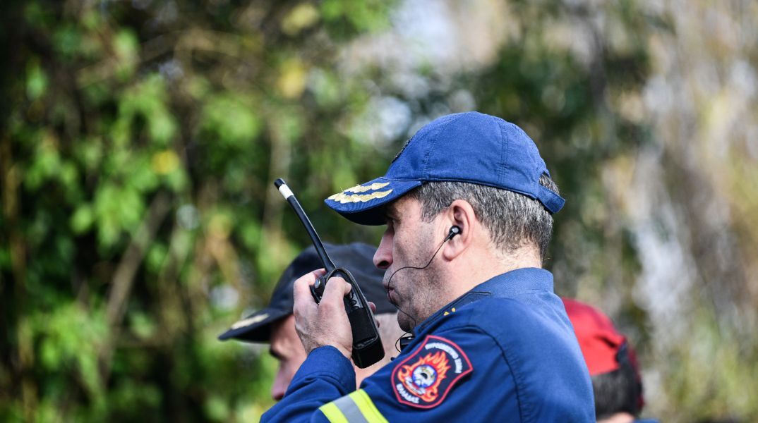 Λαμία: Εντείνονται οι έρευνες στο Βελούχι για τον αγνοούμενο 74χρονο, με πυκνή ομίχλη να δυσχεραίνει τις επιχειρήσεις των διασωστικών δυνάμεων.