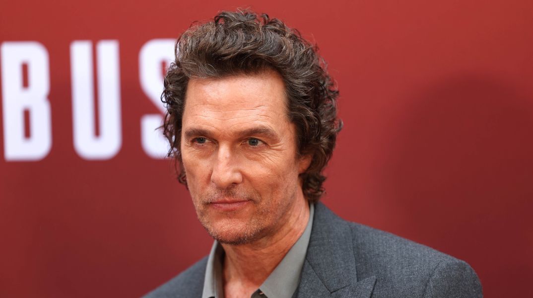 Ο Μάθιου ΜακΚόναχι καλεί τους καλλιτέχνες να προστατεύσουν τη φωνή και την εικόνα τους, καθώς η τεχνητή νοημοσύνη είναι πλέον πολύ κερδοφόρα για να σταματήσει