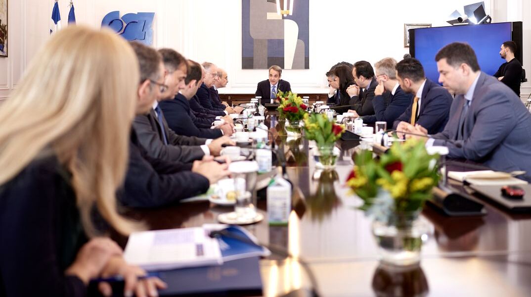 Κυβερνητικό Συμβούλιο Οικονομικής Πολιτικής - Στο Μαξίμου αύριο υπό τον Κ. Μητσοτάκη