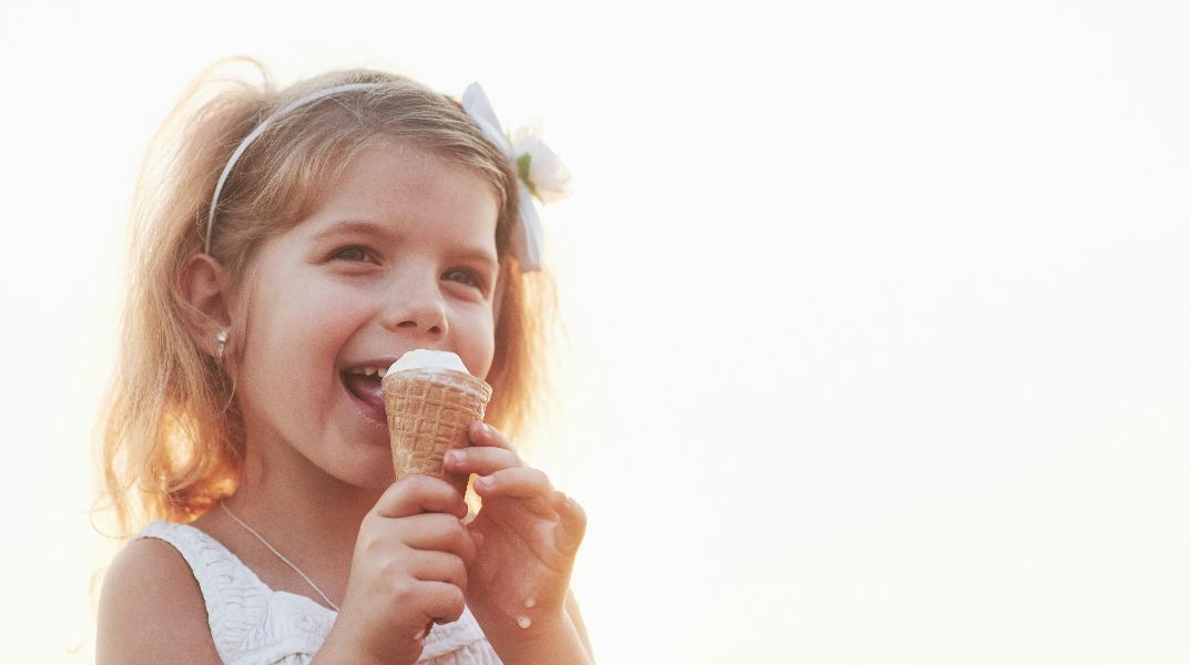 Τι συμβαίνει στον εγκέφαλο των παιδιών που τρώνε πολλά γλυκά και λιπαρά 