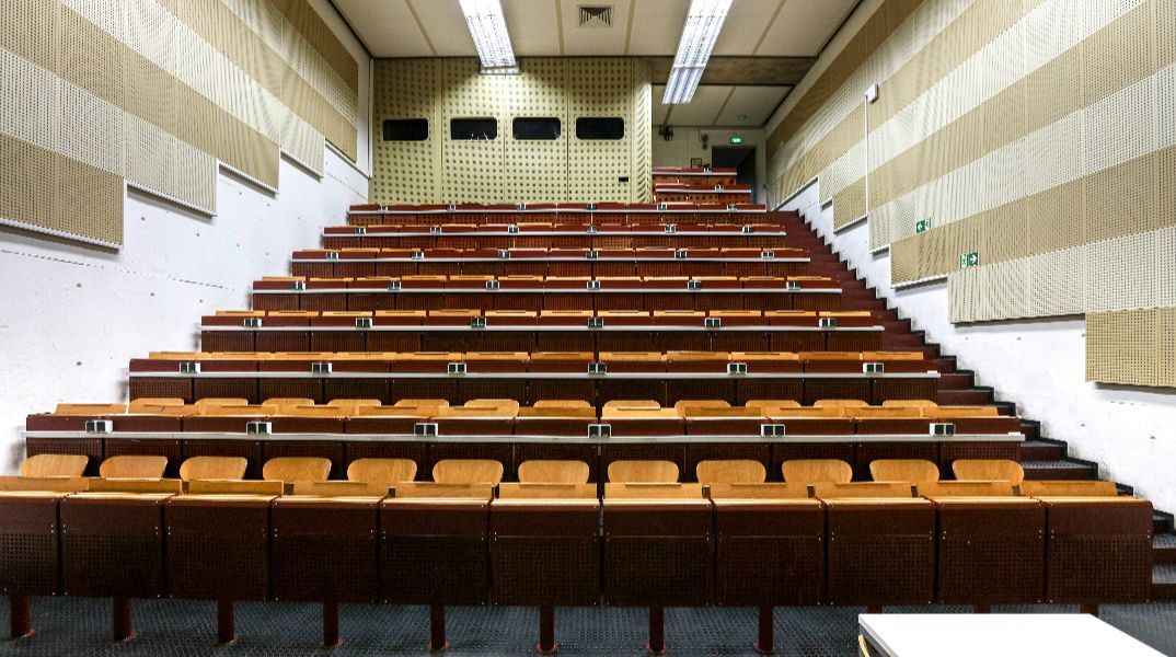 Κρήτη: Φοιτητής αντέγραψε με AI, μηδενίστηκε και η «αθάνατη Ελληνίδα μάνα» του απαίτησε αναβαθμολόγηση