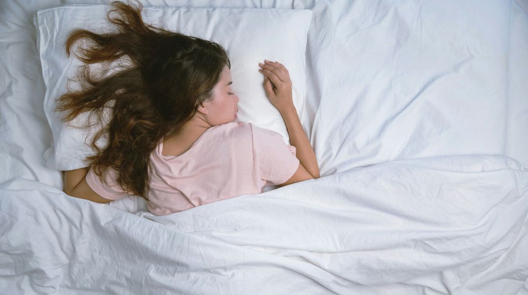 Οι γυναίκες χρειάζονται περισσότερο ύπνο από τους άνδρες: Μύθος ή αλήθεια;