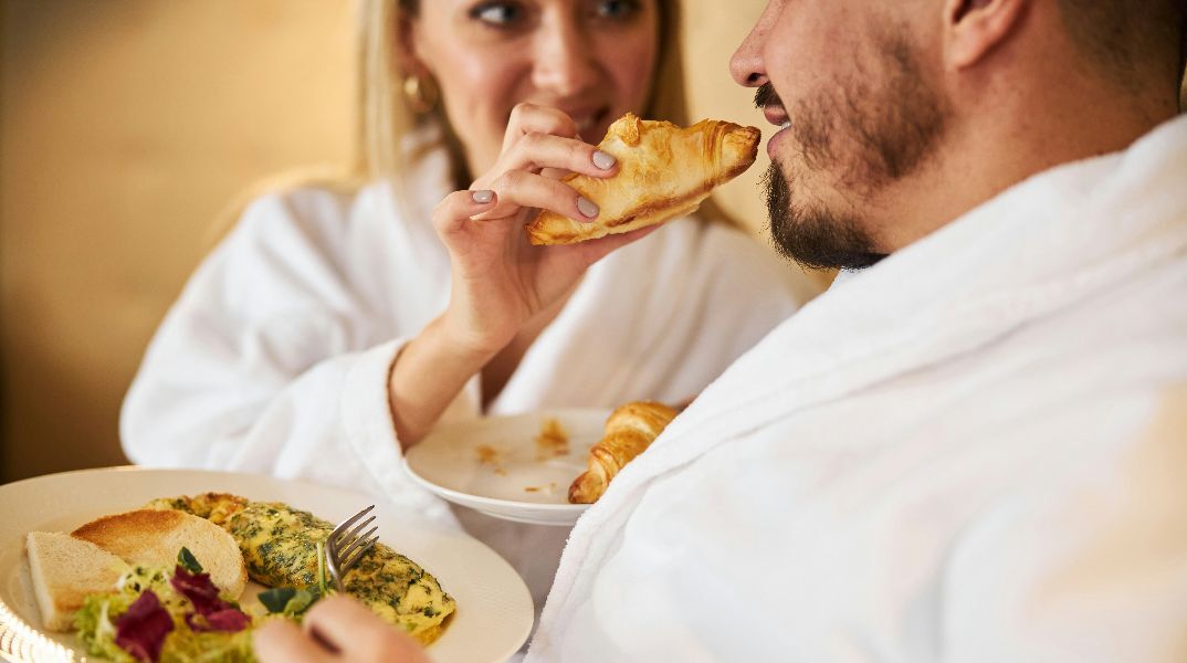 Είναι αλήθεια ότι οι άνδρες χρειάζονται περισσότερες θερμίδες από τις γυναίκες;