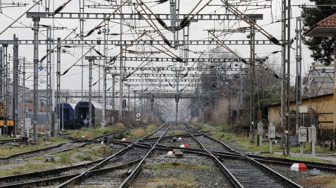 Εισαγγελική έρευνα για την κοπή καλωδίων τηλεδιοίκησης στη γραμμή Αθήνα-Θεσσαλονίκη - Ο Κωνσταντίνος Κυρανάκης κάνει λόγο για δολιοφθορά με στόχο νέα τραγωδία