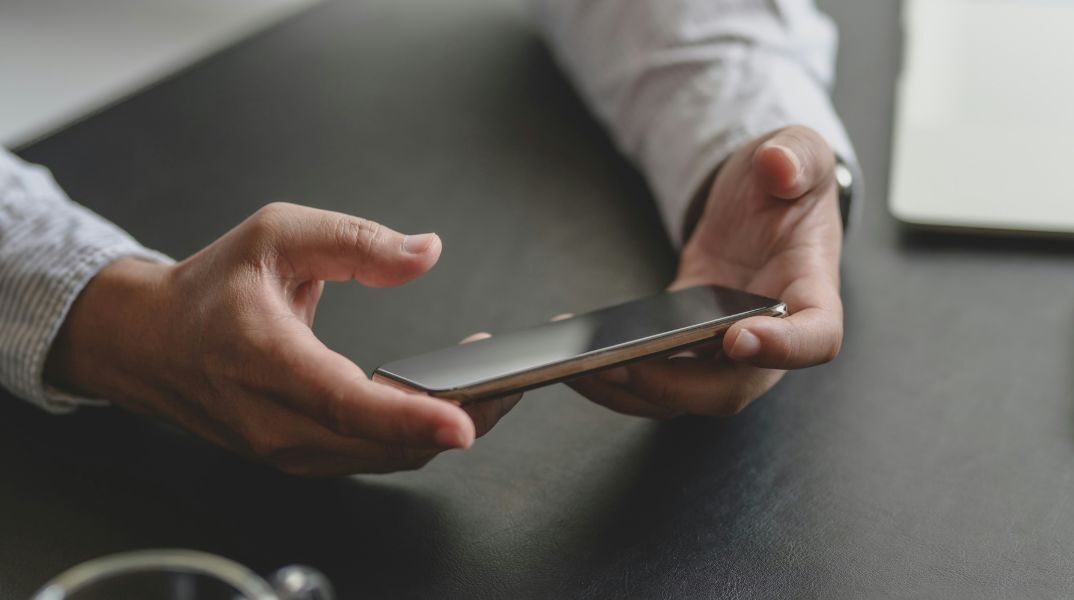 Νομοσχέδιο κατά του παράνομου τζόγου: Ο Κυριάκος Πιερρακάκης παρουσίασε αυστηρό πλαίσιο με πρόστιμα έως 800.000€, μπλόκο σε sites και ελέγχους σε influencers.