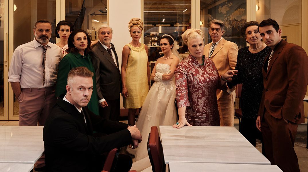 Δείτε τις πρώτες φωτογραφίες από το «Τζένη Τζένη» σε σκηνοθεσία Νίκου Καραθάνου - Πρεμιέρα 23 Απριλίου στο Δημοτικό Θέατρο Πειραιά με έναν λαμπερό θίασο.