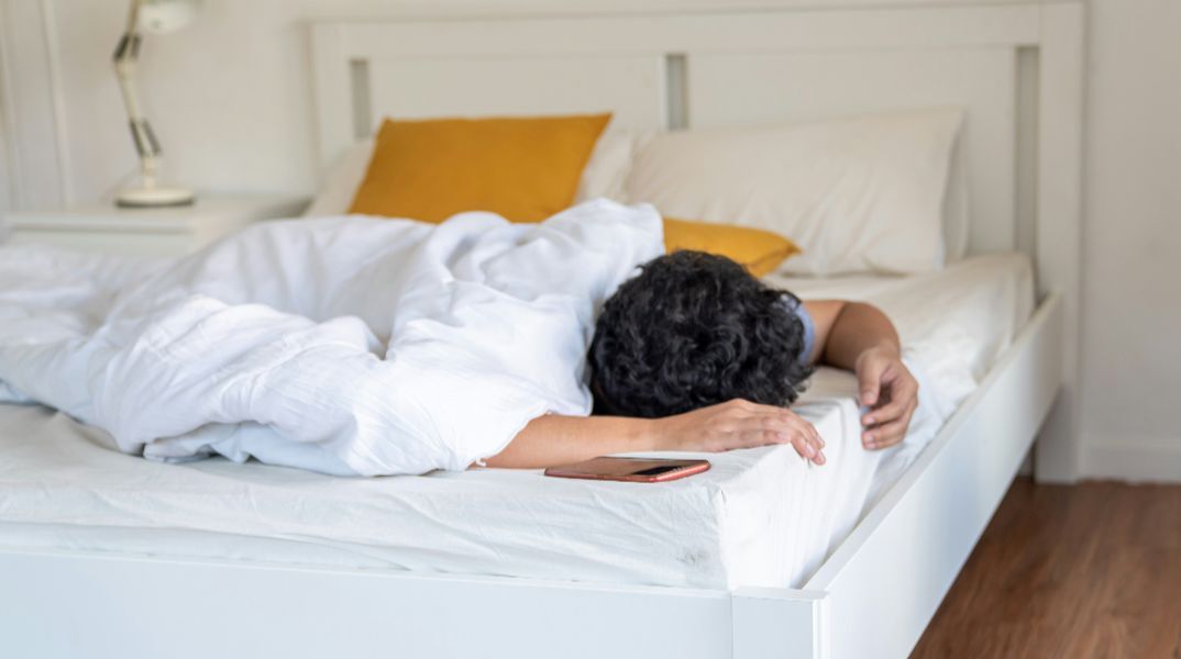 Τι σημαίνει αυτό το συνεχές αίσθημα κούρασης που δεν περνάει και πότε είναι ανησυχητικό