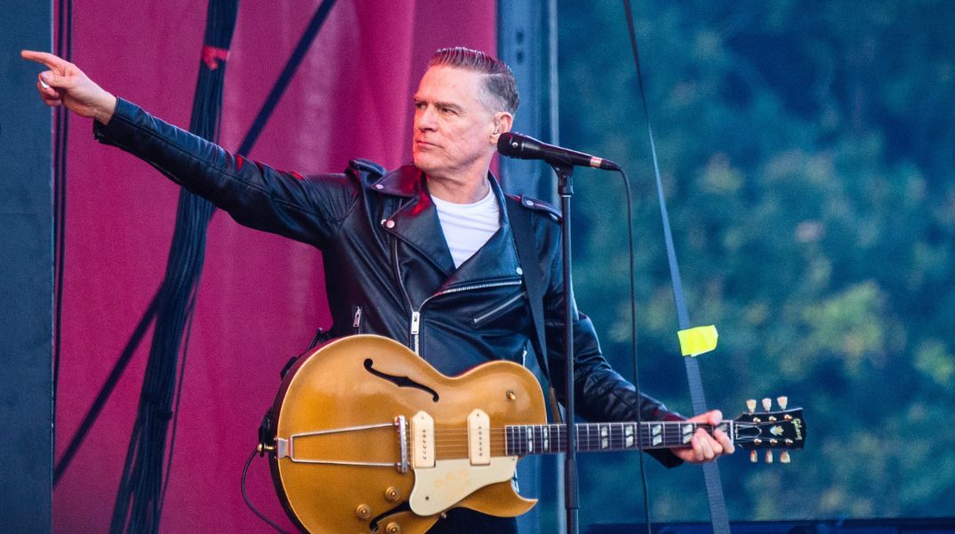 Ο Μπράιαν Άνταμς επιστρέφει τον Δεκέμβριο στην Αθήνα