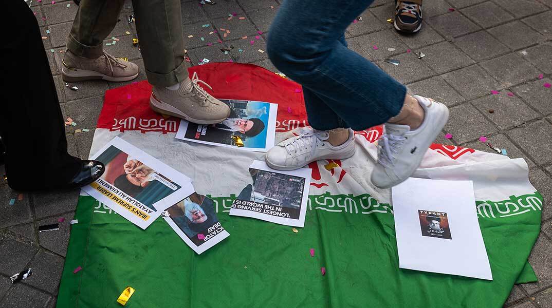 Πανηγυρισμοί για τον θάνατο του Αλί Χαμενεΐ