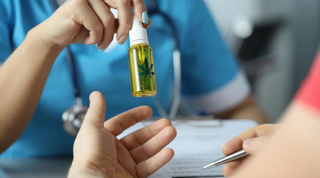 Μελέτη σε 35.000 άτομα συνδέει την κάνναβη με διπλασιασμό των κρίσεων άγχους και αύξηση 44% στις αυτοκτονικές τάσεις των εφήβων την τελευταία δεκαετία.