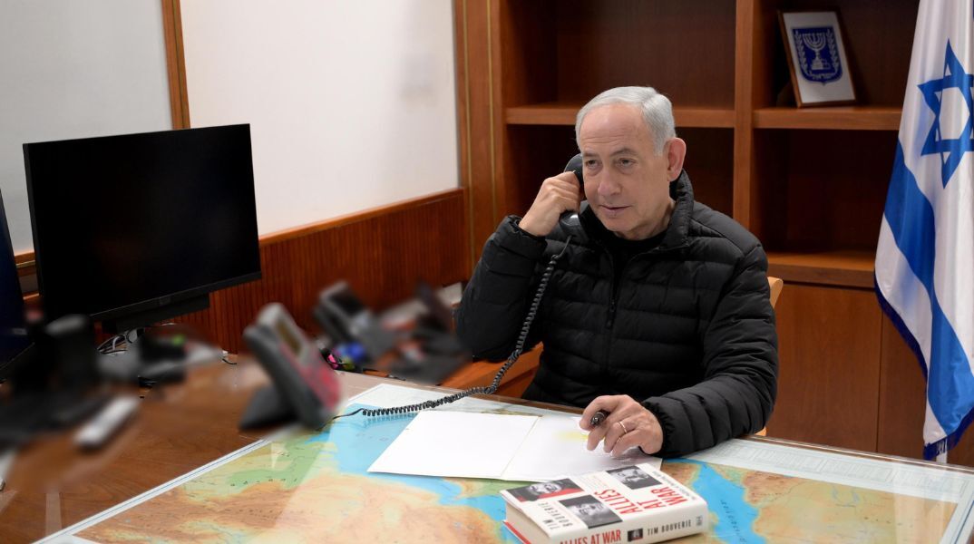 Το Ισραήλ εντείνει τα πλήγματα στο Ιράν - O Μπενιαμίν Νετανιάχου προαναγγέλλει σφοδρότερες επιθέσεις και στοχοποίηση της Χεζμπολάχ στον Λίβανο.