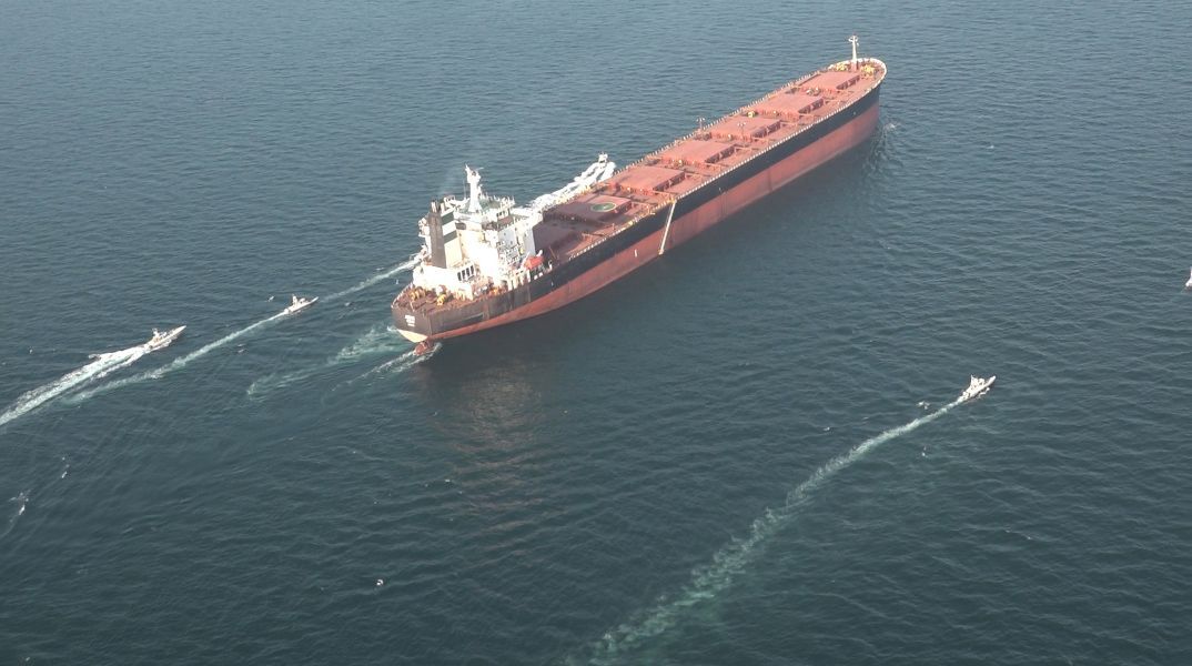 Στενά του Ορμούζ: Τι σημαίνει για ολόκληρο τον κόσμο το κλείσιμο του παγκόσμιου διαδρόμου πετρελαίου