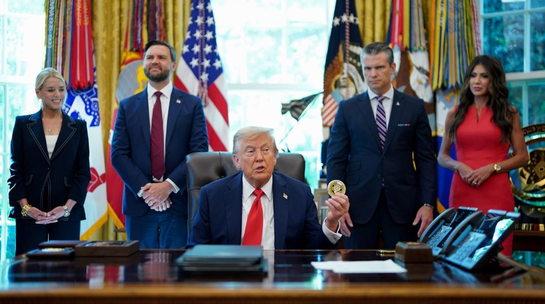 Το υπουργείο Δικαιοσύνης των ΗΠΑ αποσύρει προσφυγές κατά δικηγορικών εταιρειών που αμφισβήτησαν εκτελεστικά διατάγματα της κυβέρνησης του Ντόναλντ Τραμπ.