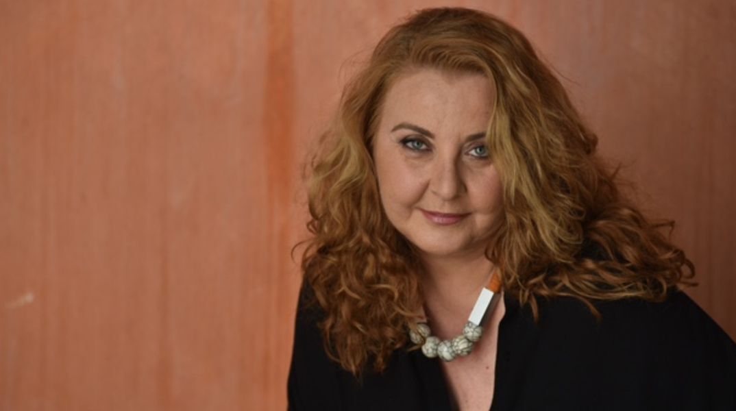 Το OPEN ανακοίνωσε την αποχώρηση της Ιζαμπέλας Σασλόγλου από τη Διεύθυνση Προγράμματος, ευχαριστώντας την για τη συμβολή της.