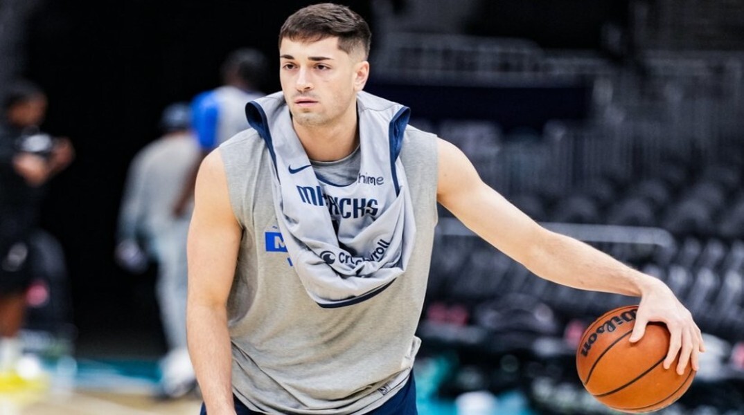 Τζον Πουλακίδας: Ιστορικό ντεμπούτο για τον Έλληνα ομογενή στο ΝΒΑ με τους Μάβερικς