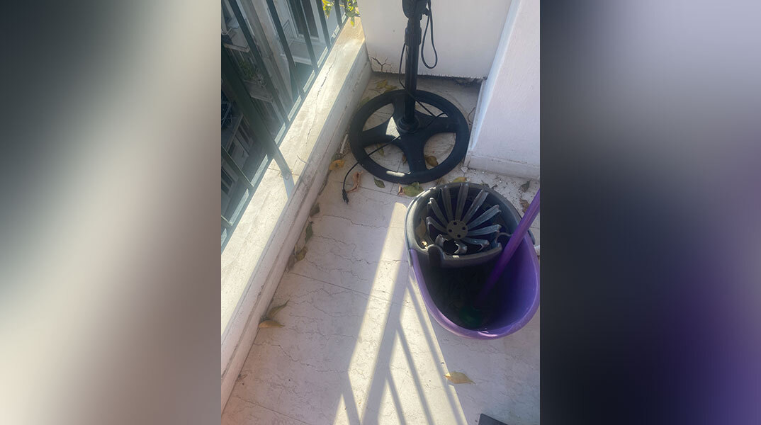 Σε βλέπω άσχετο με τα μεσιτικά!