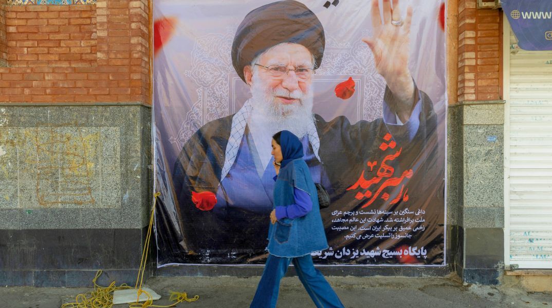 Ανταπόκριση από την Τεχεράνη: Γιατί μείναμε σε μια πόλη που βομβαρδίζεται