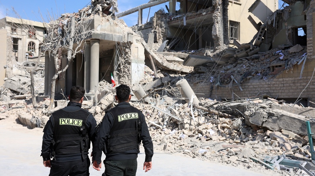 Κατεστραμμένο σπίτι από πυρά στο Ιράν