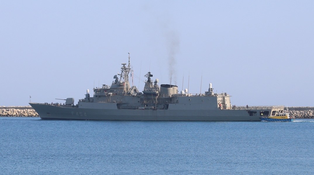 Φρεγάτα στην Κύπρο