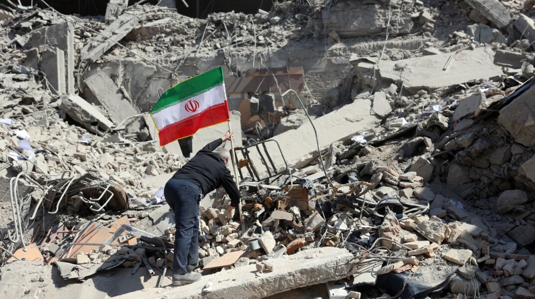 Το Ισραήλ βομβαρδίζει την Τεχεράνη, οι Ιρανοί λένε ότι χτύπησαν βάσεις των Κούρδων στο Ιρακινό Κουρδιστάν