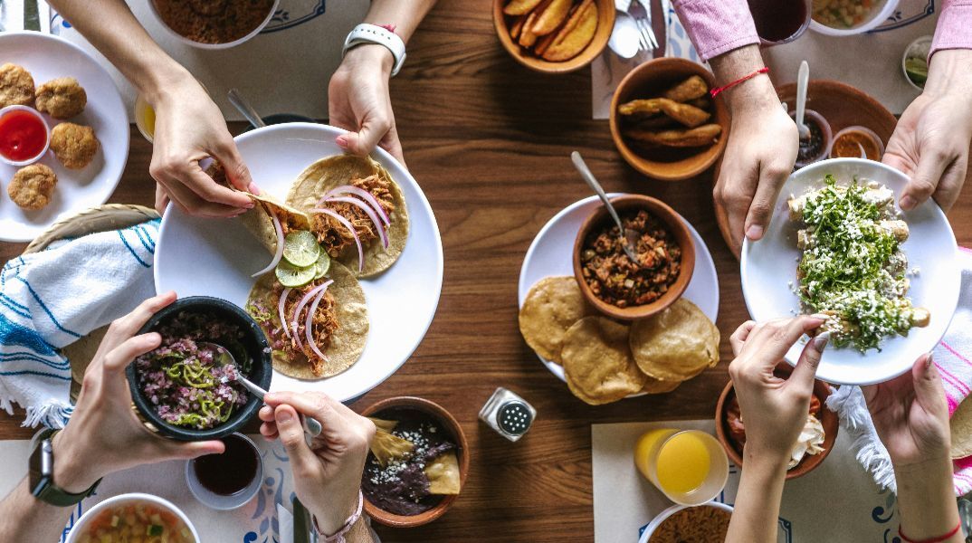 Πρέπει να τρώμε τρία γεύματα την ημέρα; 