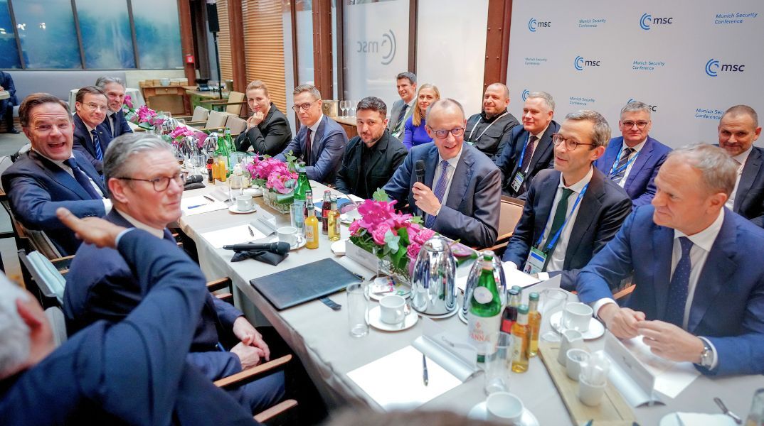 Ο θρίαμβος του ακατανόητου: Πώς μια μονίμως απρόβλεπτη κατάσταση απειλεί τη δημοκρατία παγκοσμίως