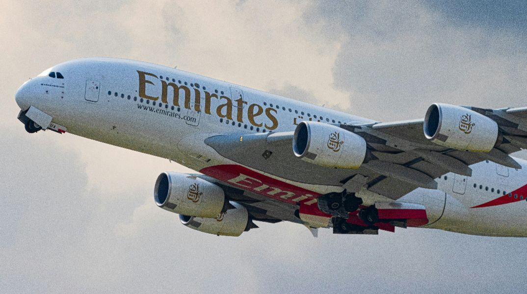 Η Emirates ανακοίνωσε ότι αναστέλλονται όλες οι πτήσεις από και προς Ντουμπάι