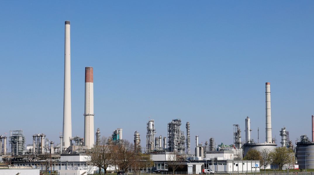 Η Κομισιόν δηλώνει ότι η ΕΕ έχει επαρκή αποθέματα πετρελαίου και φυσικού αερίου, παρά τις αναταράξεις από τον πόλεμο στη Μέση Ανατολή και τις υψηλές τιμές.