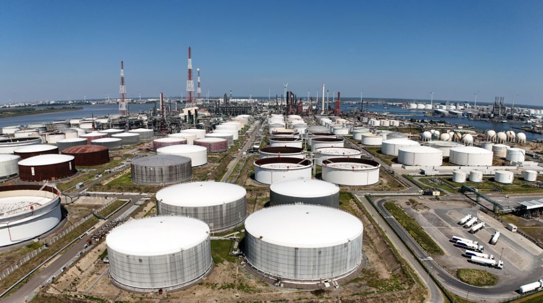 Έκτακτες διαβουλεύσεις G7 για αποδέσμευση αποθεμάτων πετρελαίου καθώς η τιμή του αργού εκτοξεύεται πάνω από τα 100 δολάρια λόγω του πολέμου με το Ιράν.