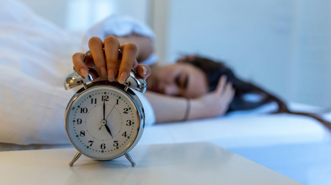 Πώς ξυπνούσαν οι άνθρωποι το πρωί πριν από τα ξυπνητήρια