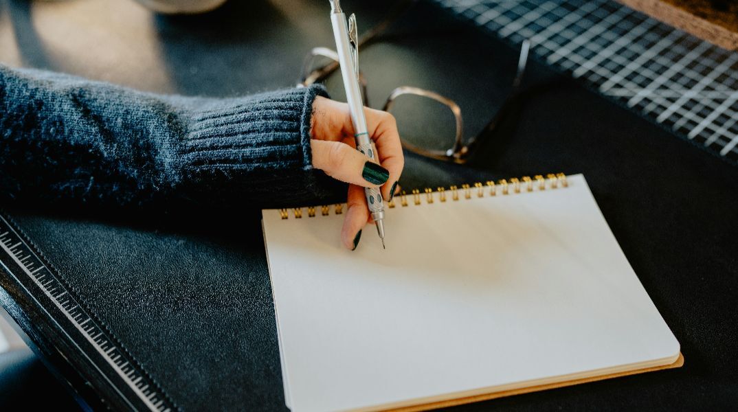 Μελέτη αποκαλύπτει το ψυχολογικό πλεονέκτημα που έχουν οι αριστερόχειρες