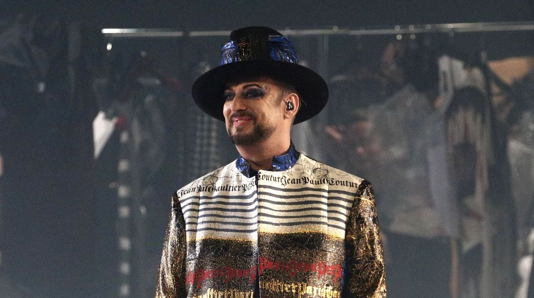 Boy George: Έχω γράψει περίπου 5 άλμπουμ ήδη με AI - Μπορώ να του πω «αυτό είναι χάλια»