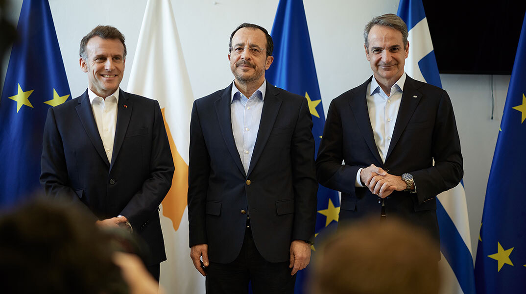 Εμανουέλ Μακρόν, Νίκος Χριστοδουλίδης, Κυριάκος Μητσοτάκης